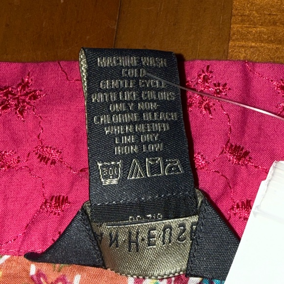 Van Huesen Top & Skirt Tropical NWT L Vibrant Multi Colors Vacation Island Artsy - Picture 7 of 14